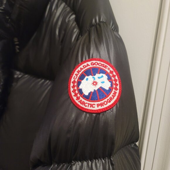 Canada Goose Puffer Jacket - Picture 8 of 9